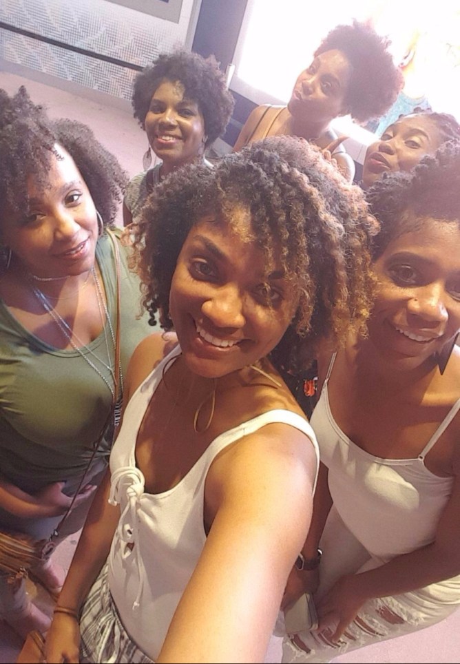 Naturalista moms showing what true beauty looks like