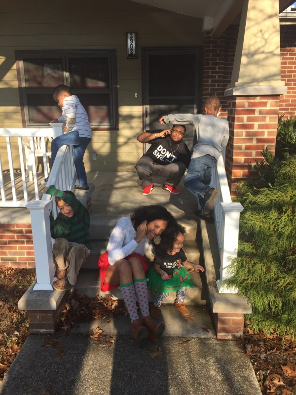 Moms seldom ask for help and often need it. Here are some ways to help moms even when they do not ask. | #toddlermom | #momlife | #momprobs #selfcare #selflove #momproblems #giftsformom #momgifts