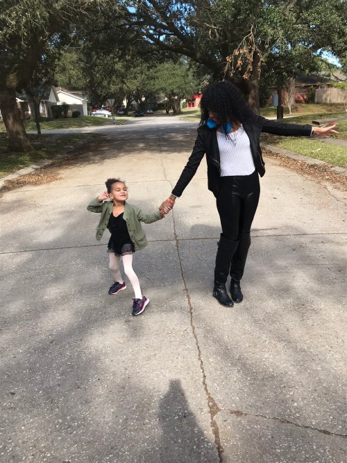 Allow for interruptions in your regularly scheduled programming - #bepresent #mommyandme #motherhood #motherdaughterphoto