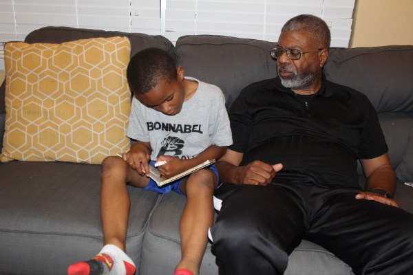 Reading is must to add to your list of summer fun activities. #summeractivities #kidactivities #christianmom #budgetfriendlyactivities #summerreading