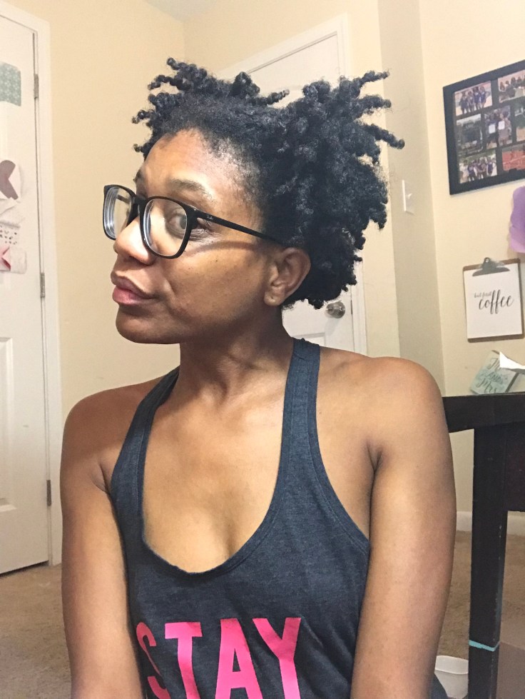 Mini pineapples can work if your hair is not long enough for one large pineapple. #naturalhaircare #nighttimeroutinenaturalhair #curlyhairnighttimeroutine #curlyhair #naturalhairtips #africanamericanhair