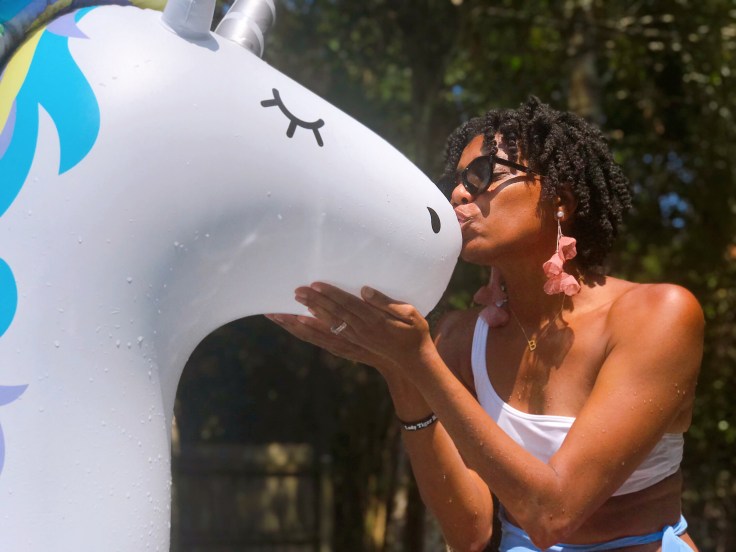 Re-twists are always an option for a natural hair nighttime routine. #twistout #nighttimeroutinenaturalhair #naturalhaircare #curlyhaircare #nighttimeroutinecurlyhair #naturalhairtips