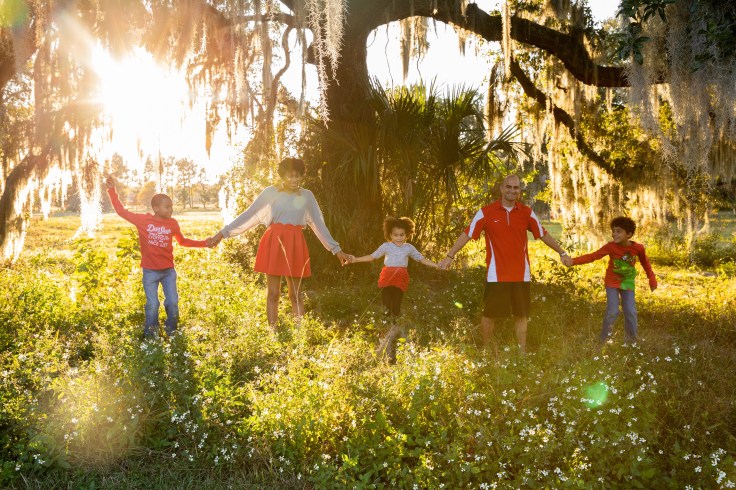 You do NOT have to do it all this minimalist Christmas. Enjoy the people you love who love you back. #minimalistchristmas #familychristmasphotos #familyphotos #minimalistgiftideas #christmastime #christmasseason #motherhood