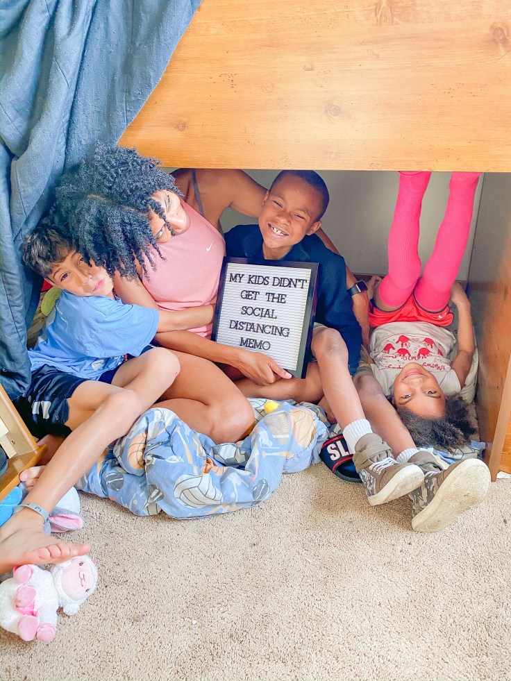 Letterboards add a stamp to what is happening right now in family photos. #familyphotoideas #familyphotos #zooanimalsphoto #letterboardsphoto #photosathome #kidsphotos