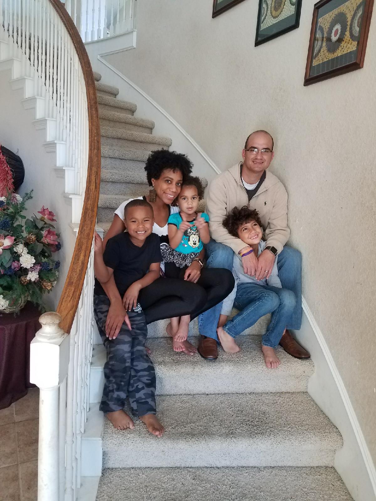 Stair photos. #familyphotos #familyphotoideas #stairphotos #familyphotoshoot #kidsphotoideas