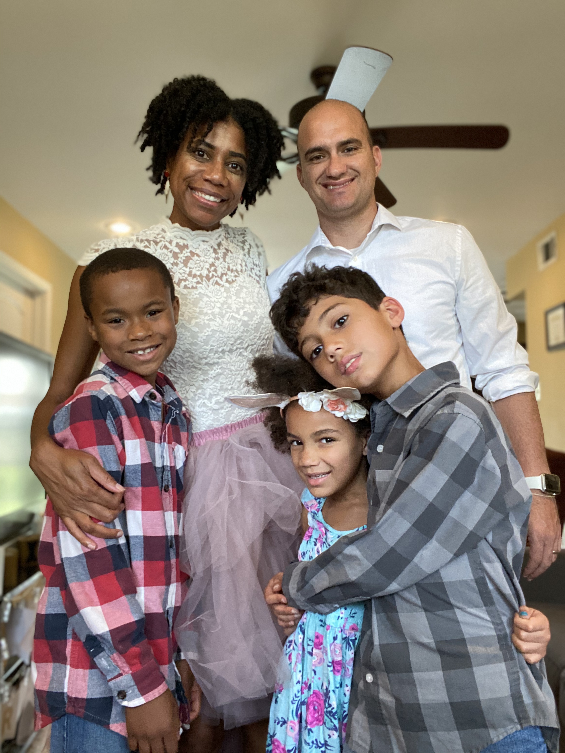 A family selfie is always a good idea. #familyphotos #familyphotoideas #familyphotoshoot #familyselfie #iphonephotos