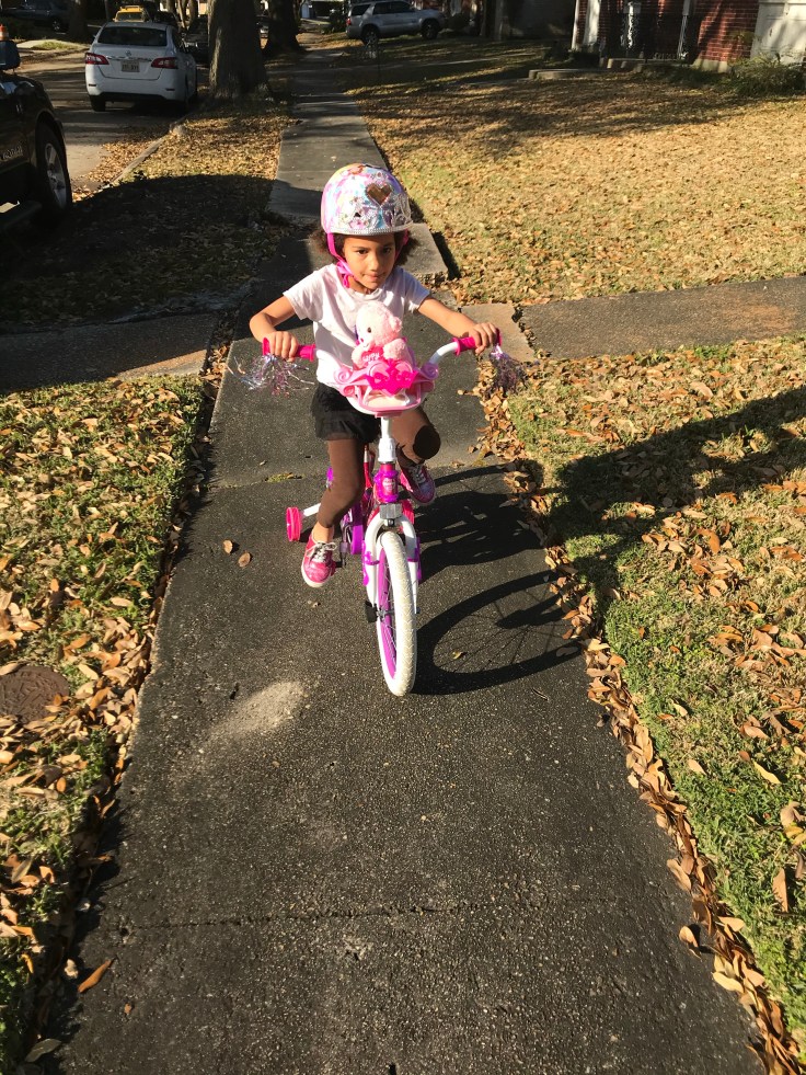 Summer Activity - Bike Riding #summeractivities #summerbucketlist #summerfun #kidsactivities #cheapkidsactivities #freekidsactivities