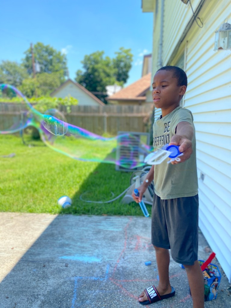 Summer Activity - Bubbles #summeractivities #summerbucketlist #summerfun #kidsactivities #freeactivitiesforkids #cheapactivitiesforkids