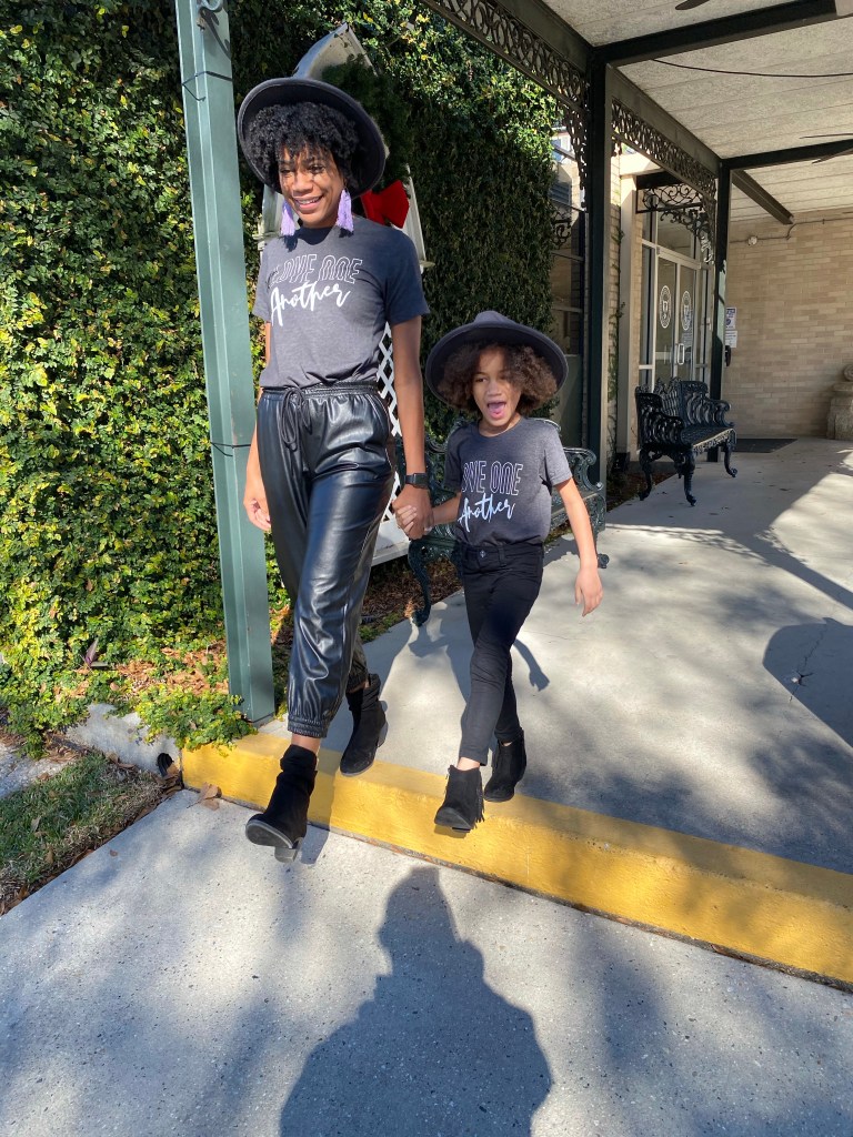 Wear booties with tapered jeans or pants #booties #falloutfits #falloutfits2021 #winteroutfits #fallstyle