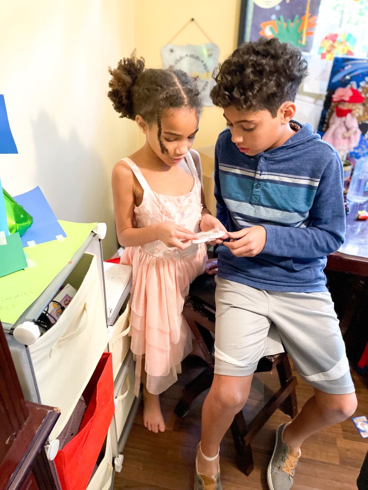 Free ValenValentine's Scavenger Hunt | ordinarilyextraordinarymom #valentinesday #diyvalentinesday #freeprintable #kidsactivites #freeactivitiesforkids