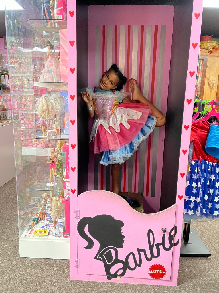 Branson Missouri Instagram Photo spots | #instagramphotoideas #instagramphotoinspiration #bransonmissouri #explorebranson #bransonphotoops #toymuseum