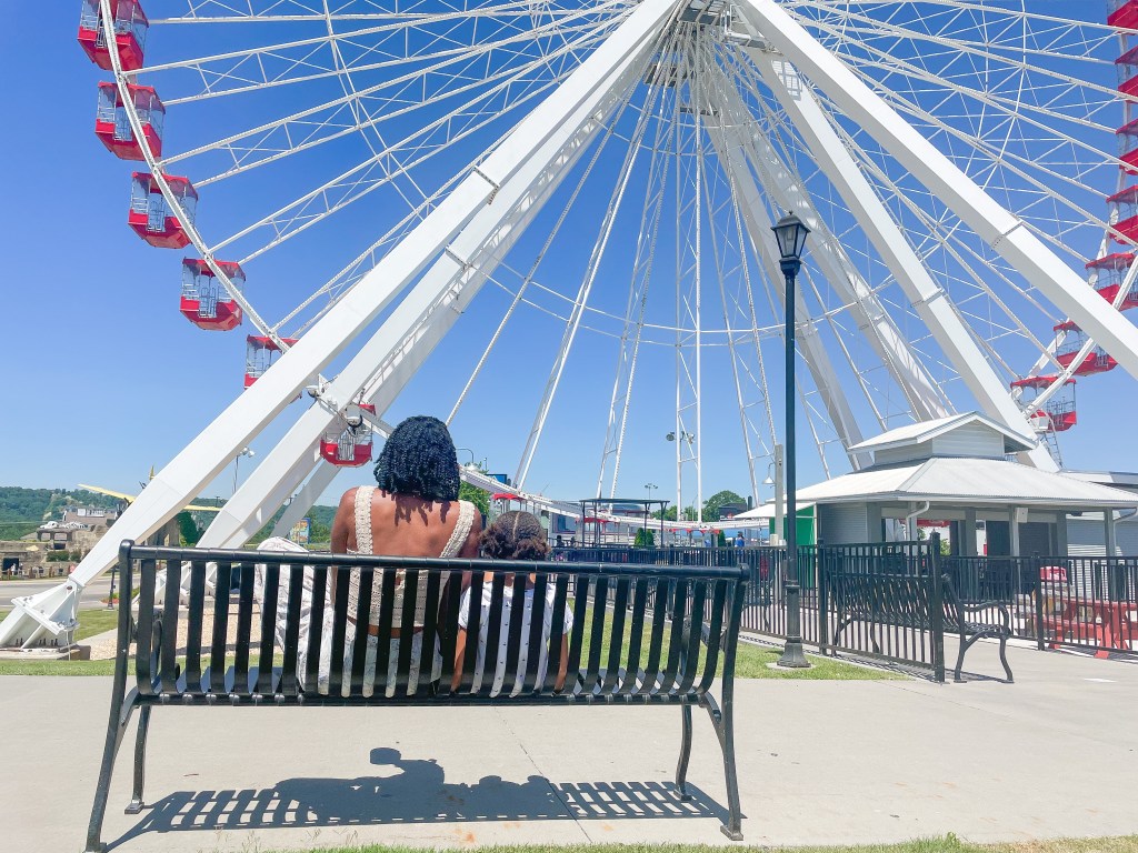 Branson Missouri Instagram Photo spots | #instagramphotoideas #instagramphotoinspiration #bransonmissouri #explorebranson #bransonphotoops #bransonferriswheel