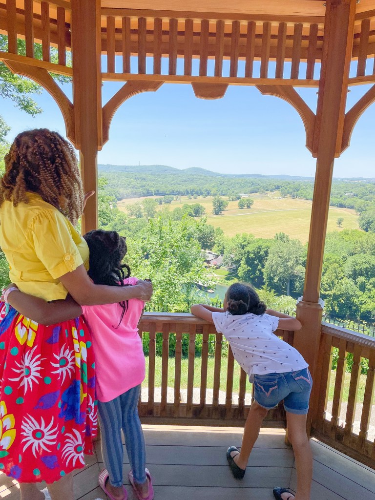 Branson Missouri Instagram Photo spots | #instagramphotoideas #instagramphotoinspiration #bransonmissouri #explorebranson #bransonphotoops #collegeoftheozarks