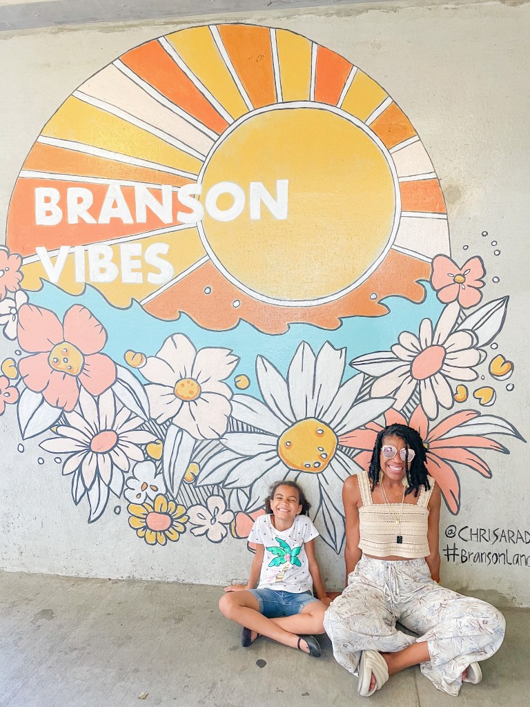 Branson Missouri Instagram Photo spots | #instagramphotoideas #instagramphotoinspiration #bransonmissouri #explorebranson #bransonphotoops #bransonlanding