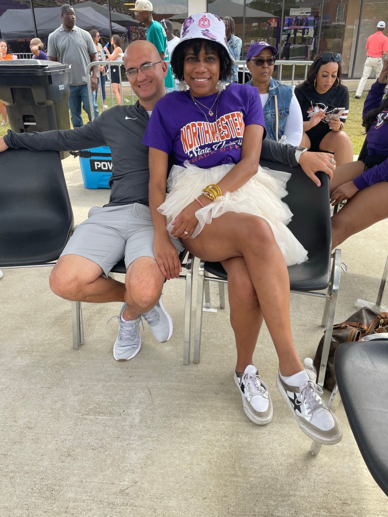 Women 90s fashion inspo - the bucket hat #90sinspo #90sinspowomen #90sfashion #buckethat #90sstyle